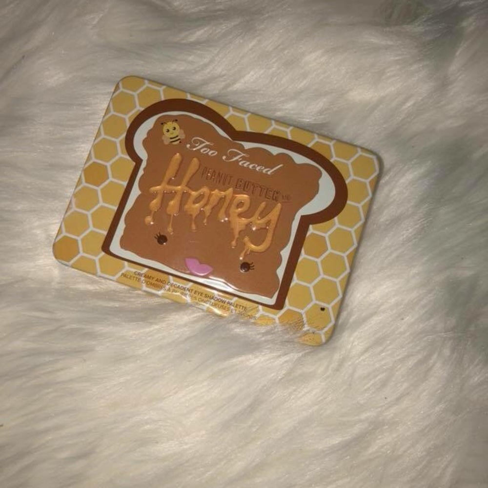 Too faced makeup pallet